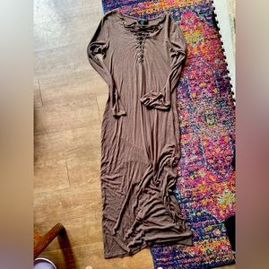 🐻 Forever 21 Plus Maxi dress 🤎